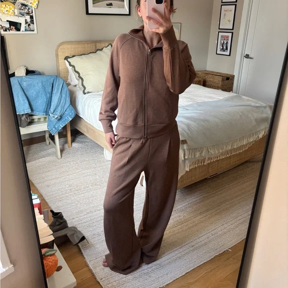 Valley Tyde Zip Through Sweat Brown Zip-Up Sweatshirt & Wide-Leg Sweatpants Set - Picture 2 of 3